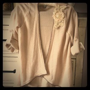 Blue bird oatmeal oatmeal sweater, size medium..